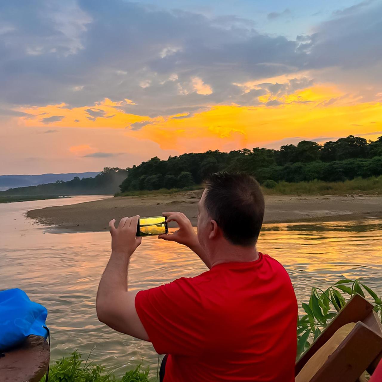 Greenland Safari, Sauraha Bagian luar foto